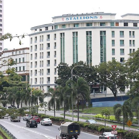 Stallions Suite Penang Jelutong Exterior foto