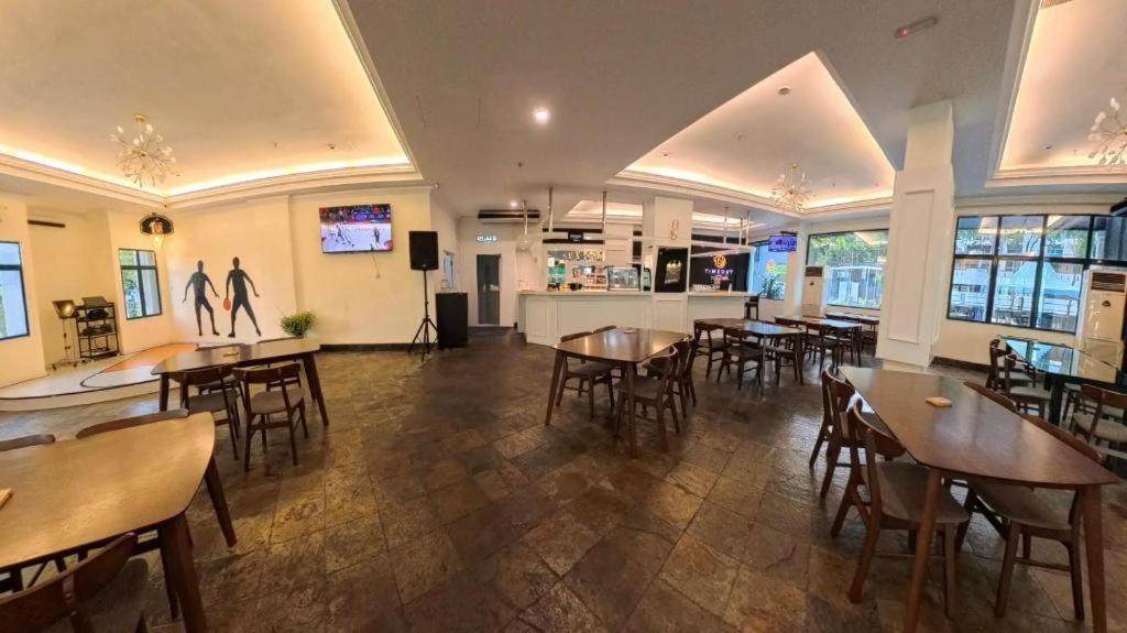 Stallions Suite Penang Jelutong Exterior foto