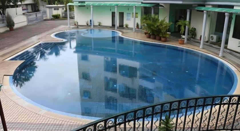 Stallions Suite Penang Jelutong Exterior foto
