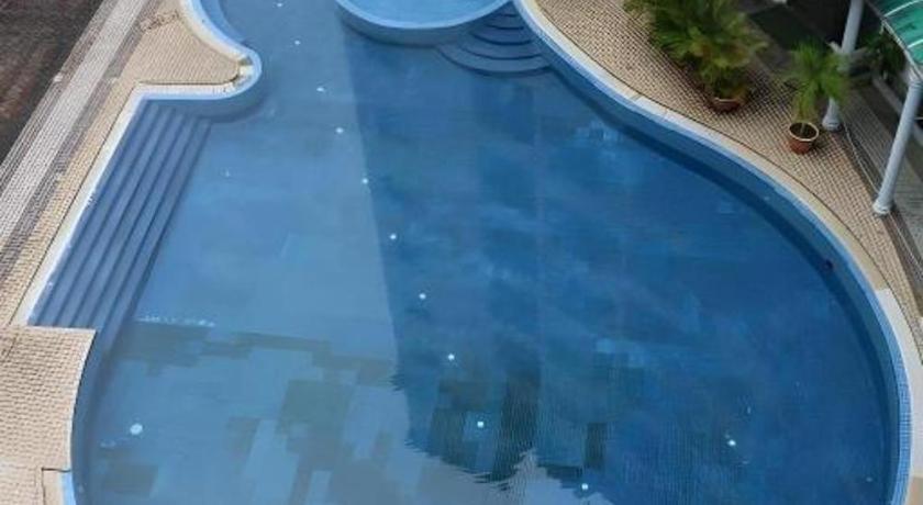 Stallions Suites Penang Jelutong Exterior foto