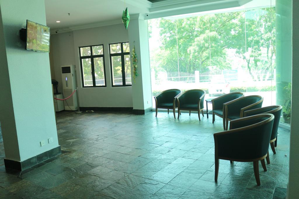 Stallions Suites Penang Jelutong Exterior foto
